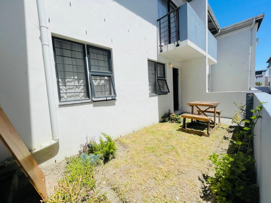 1 Bedroom Property for Sale in Maitland Western Cape